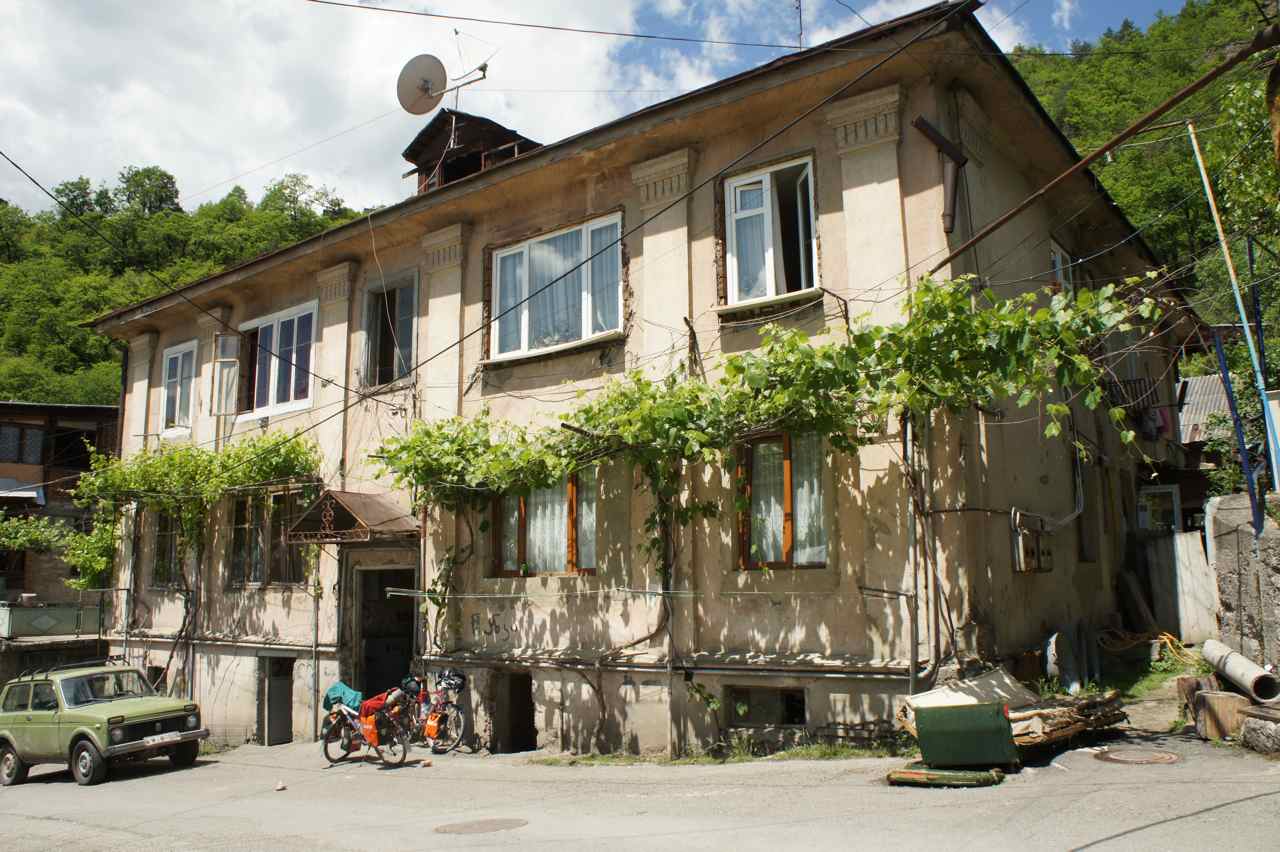 The house in which Leo has created a guesthouse of his family's apartment